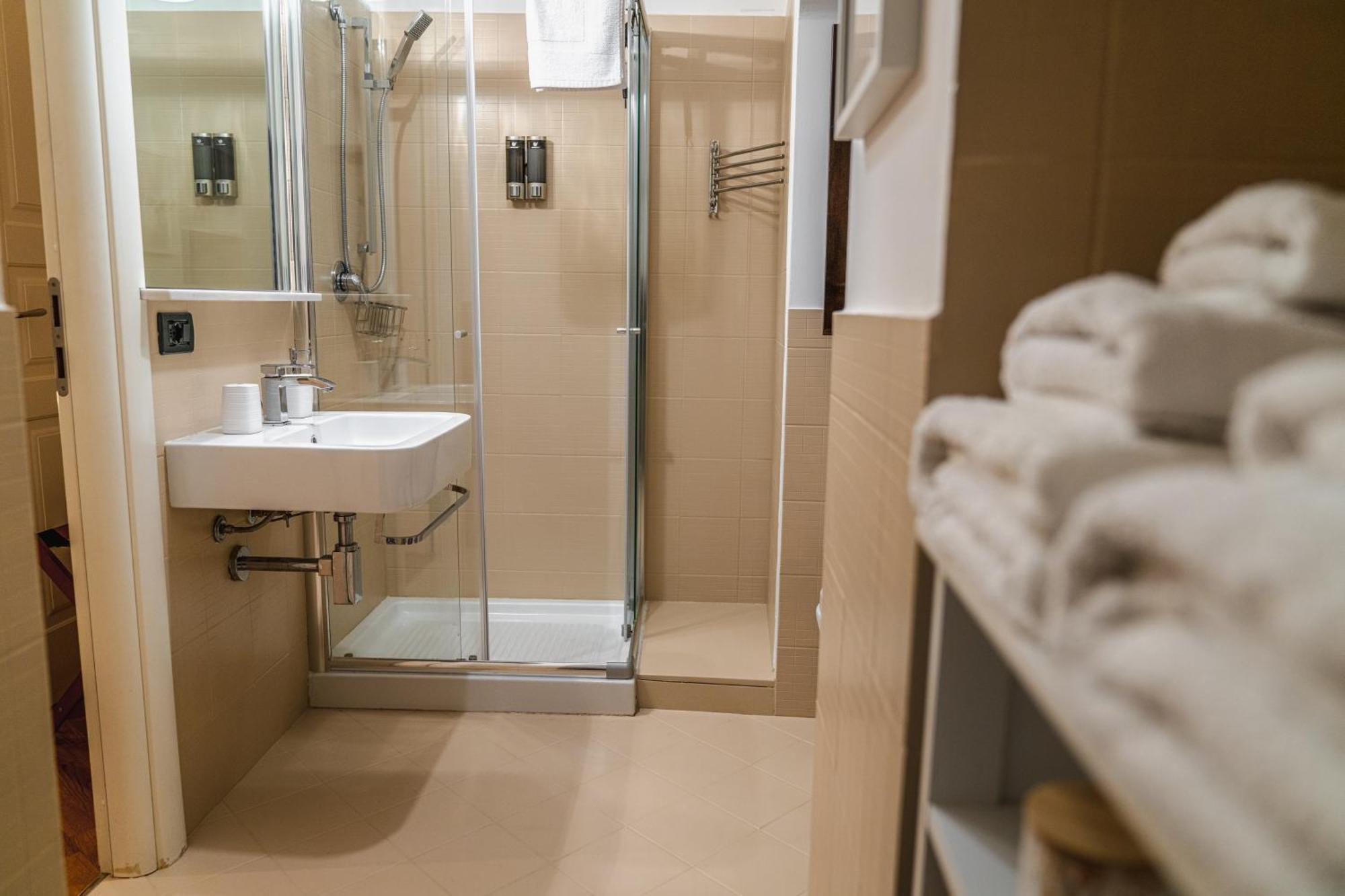 Sant'Eligio Apartments & Rooms Palermo Luaran gambar